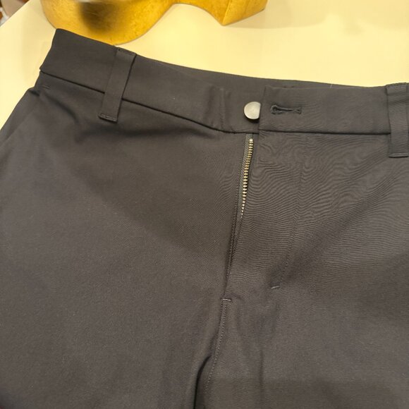 Lululemon  Commission Classic-Fit Short 9" Warpstreme Color Black  Size 30 - Picture 5 of 7